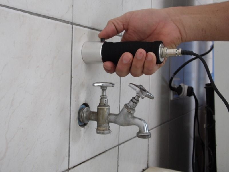 ترميم تشققات ومعالجة رطوبة